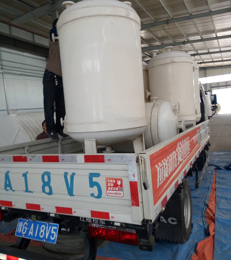 聚乙烯儲罐如何防雷接地: 聚乙烯儲罐如何防雷接地: