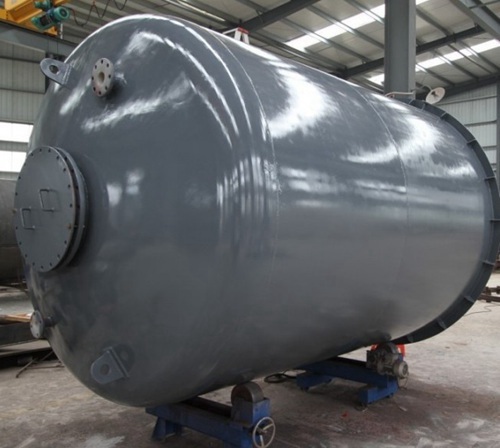 鋼襯塑儲罐在工作中需注意的事項: 鋼襯塑儲罐在工作中需注意的事項: