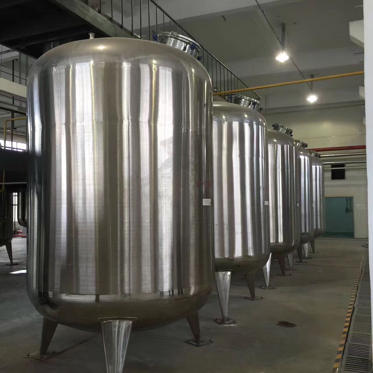 不銹鋼儲(chǔ)罐 不銹鋼儲(chǔ)罐